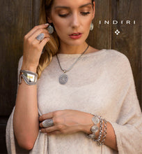 Load image into Gallery viewer, RAYA Concentric oval Beaded station bracelet

